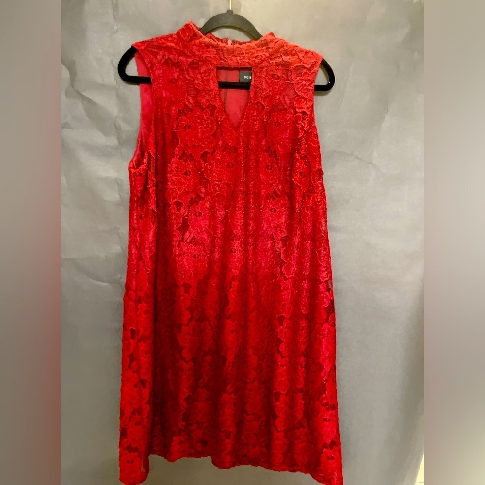 Scarlett women’s size 16 sleeveless be neck, lace red dress